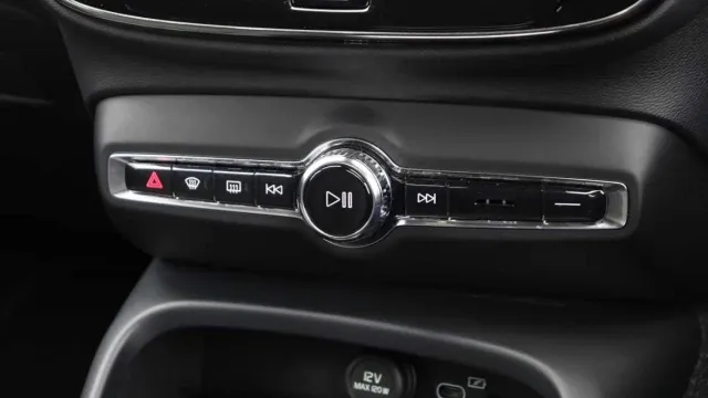Vehicle Thumbnail 33
