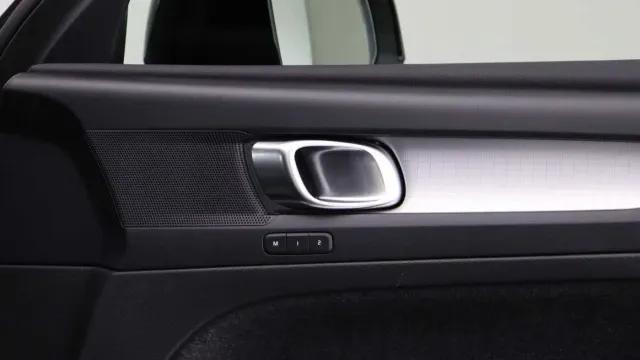 Vehicle Thumbnail 35
