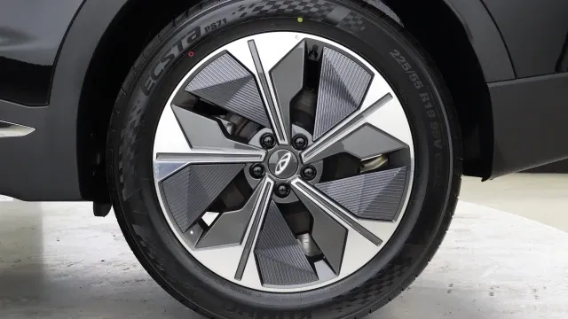 Vehicle Thumbnail 9