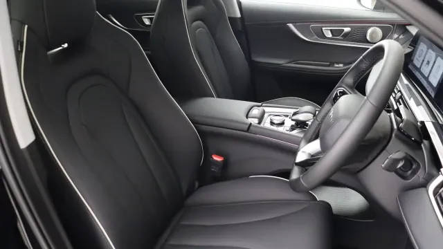 Vehicle Thumbnail 16
