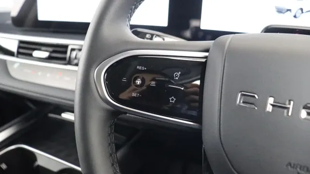 Vehicle Thumbnail 20