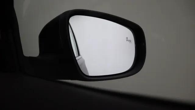 Vehicle Thumbnail 28