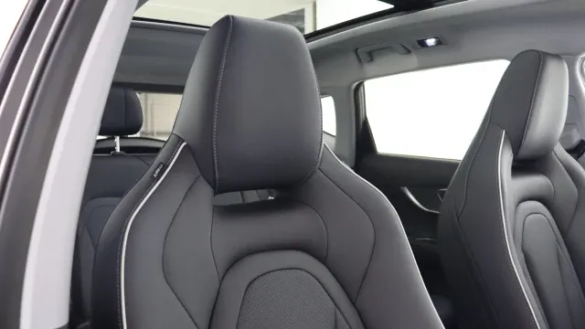 Vehicle Thumbnail 29