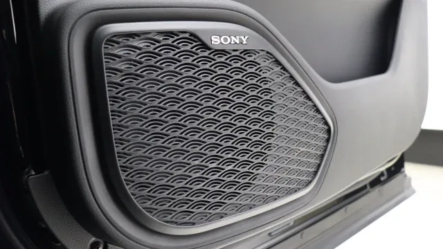 Vehicle Thumbnail 32