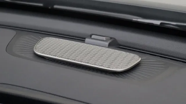 Vehicle Thumbnail 34