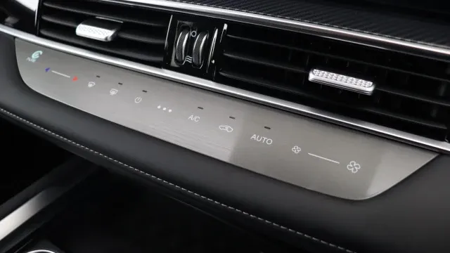 Vehicle Thumbnail 43
