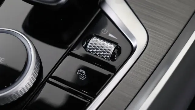 Vehicle Thumbnail 46