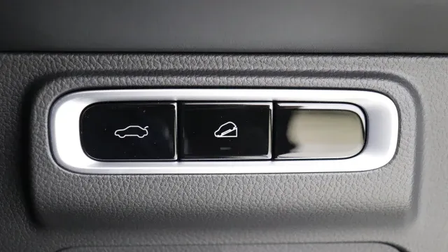 Vehicle Thumbnail 50