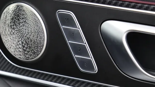 Vehicle Thumbnail 51
