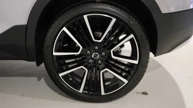 Vehicle Thumbnail 2