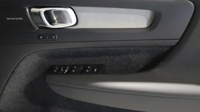 Vehicle Thumbnail 21