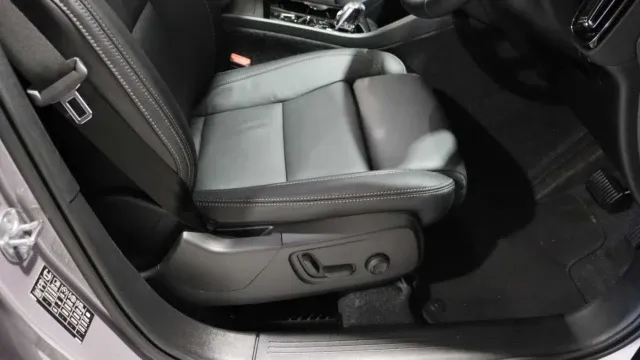 Vehicle Thumbnail 22