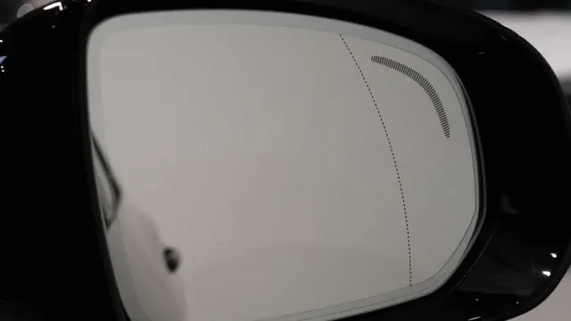 Vehicle Thumbnail 25