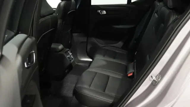 Vehicle Thumbnail 26