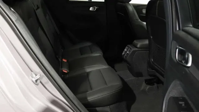 Vehicle Thumbnail 42
