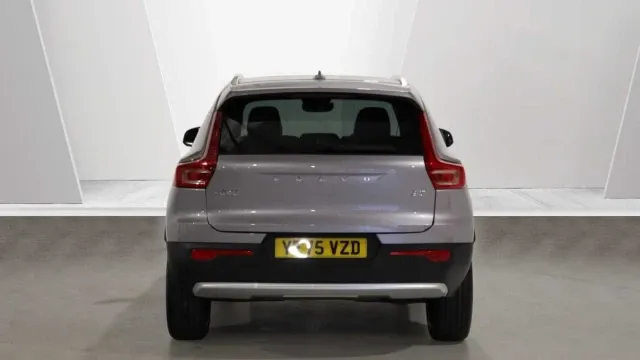 Vehicle Thumbnail 43