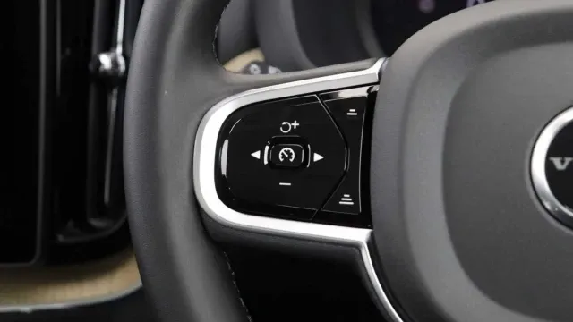 Vehicle Thumbnail 14