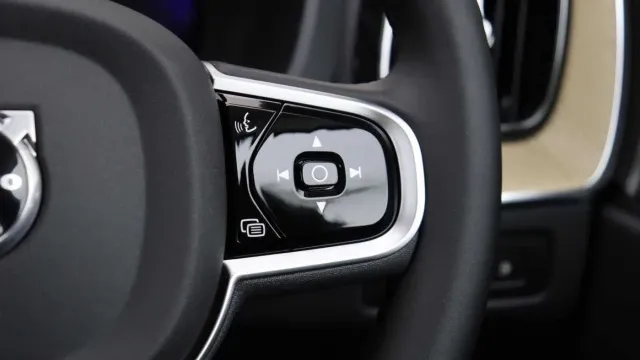 Vehicle Thumbnail 15