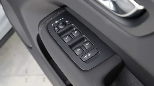 Vehicle Thumbnail 17