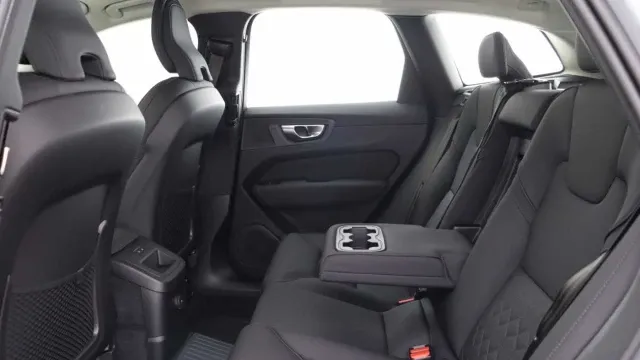 Vehicle Thumbnail 26