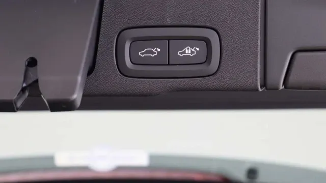 Vehicle Thumbnail 28