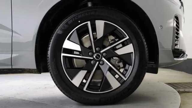 Vehicle Thumbnail 2