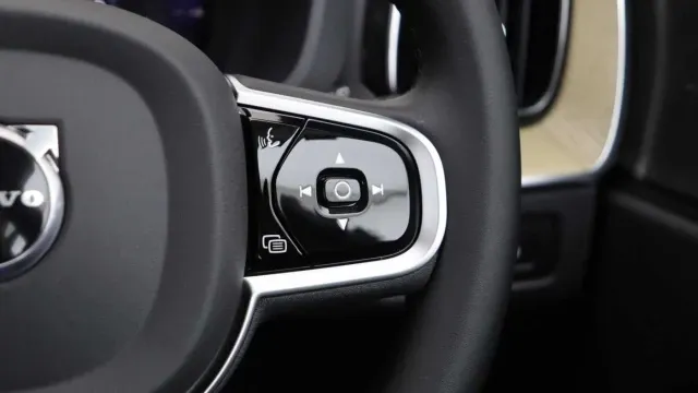 Vehicle Thumbnail 15