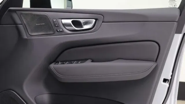 Vehicle Thumbnail 22