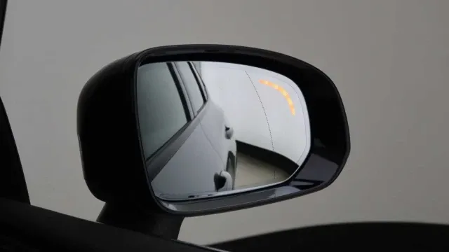 Vehicle Thumbnail 25