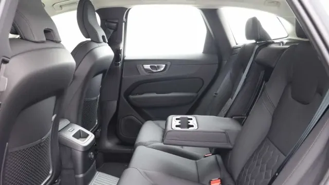 Vehicle Thumbnail 26