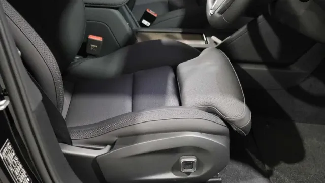 Vehicle Thumbnail 20