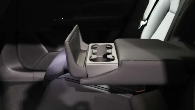 Vehicle Thumbnail 24