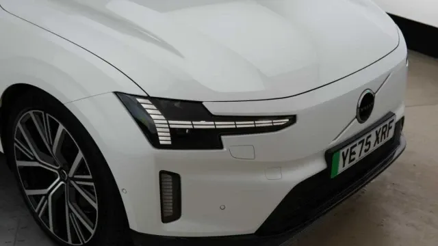 Vehicle Thumbnail 25