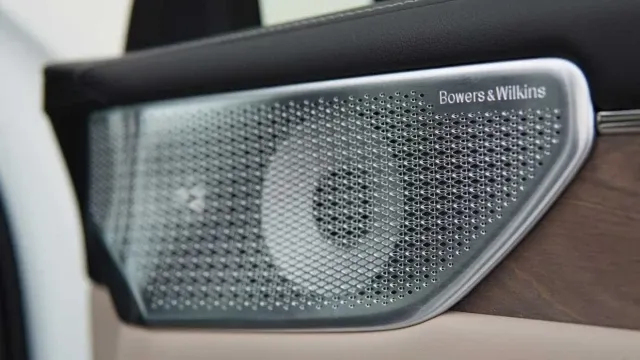 Vehicle Thumbnail 10