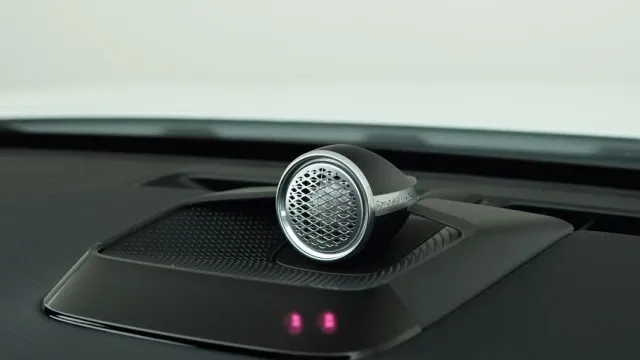 Vehicle Thumbnail 26