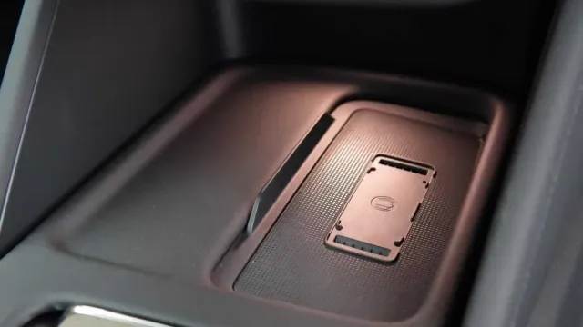 Vehicle Thumbnail 30