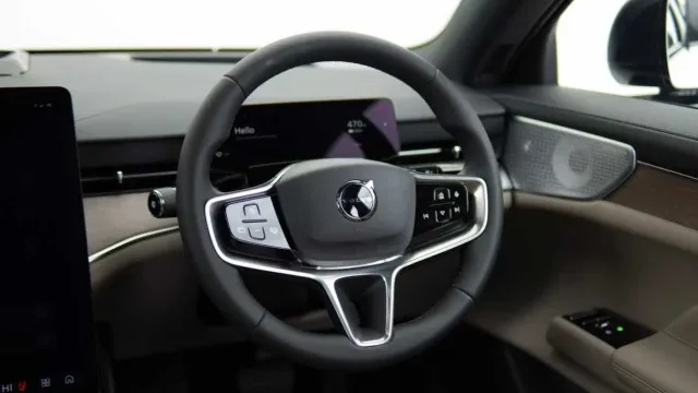 Vehicle Thumbnail 8