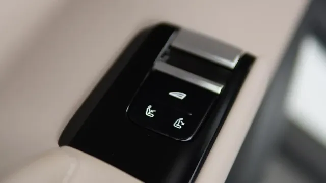 Vehicle Thumbnail 39
