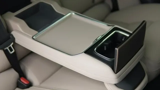 Vehicle Thumbnail 40