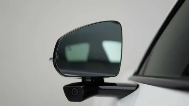 Vehicle Thumbnail 42