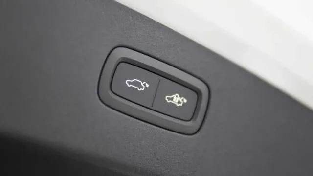 Vehicle Thumbnail 46
