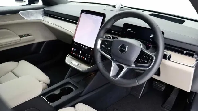 Vehicle Thumbnail 4