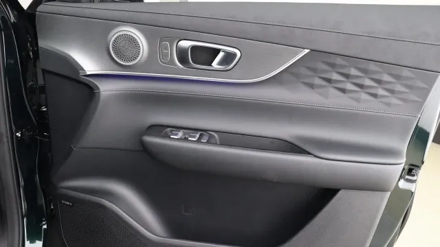 Vehicle Thumbnail 45
