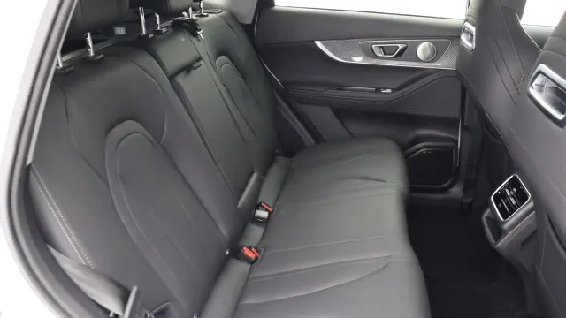 Vehicle Thumbnail 6