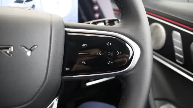 Vehicle Thumbnail 22