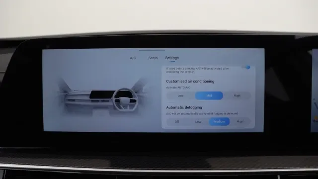 Vehicle Thumbnail 38