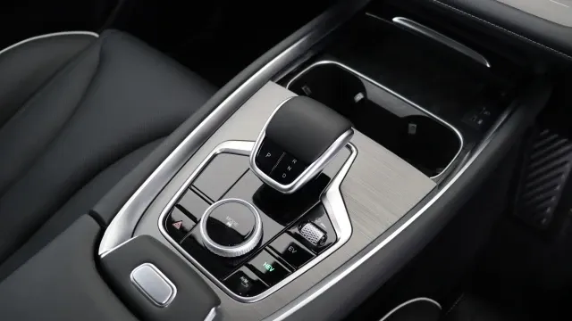 Vehicle Thumbnail 50