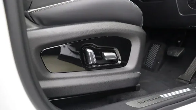 Vehicle Thumbnail 53