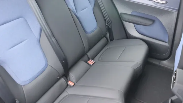 Vehicle Thumbnail 6