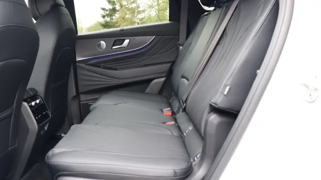 Vehicle Thumbnail 11